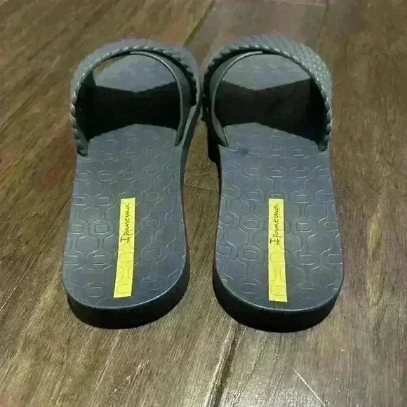 Ipanema Crossover Slides Blue Size 9 Made In Brazil - Picture 4 of 5